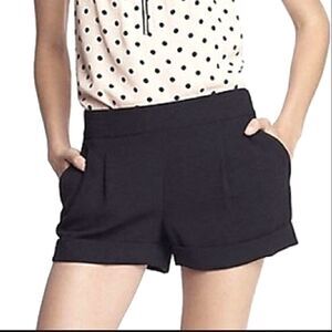 NWOT Express Black Cuffed Pleated Shorts Size 00